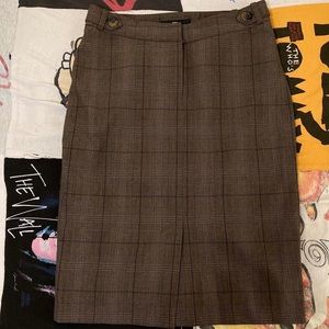 Adorable business casual midi skirt.